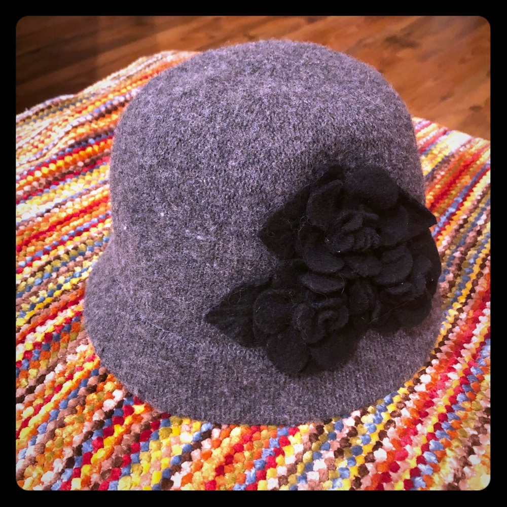Adorable chic fashionista hat!